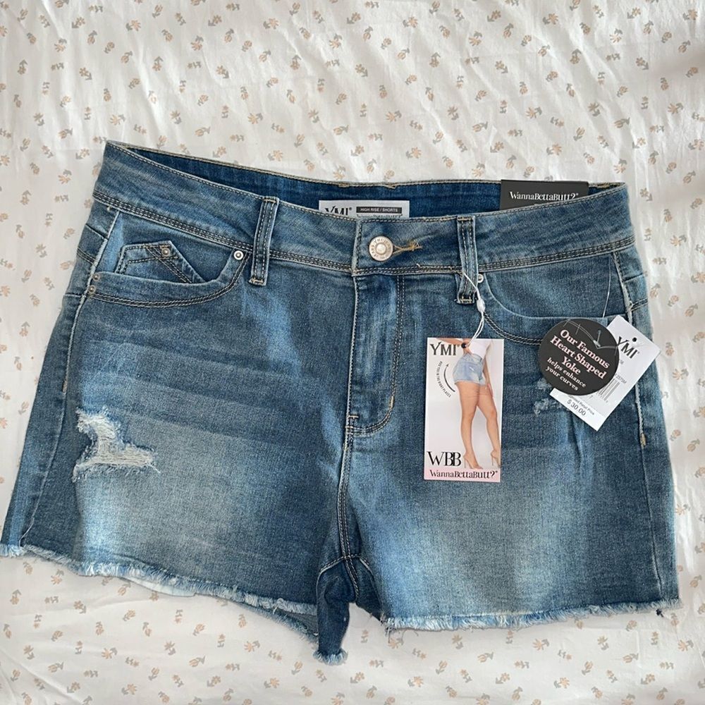YMI WBB WannaBettaButt? High Rise Shorts distressed rip size 7 NWT